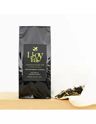 Sachet noir d'infusion mandarines et épices,  avec des écorces d'orange, de la badiane et de la cannelle